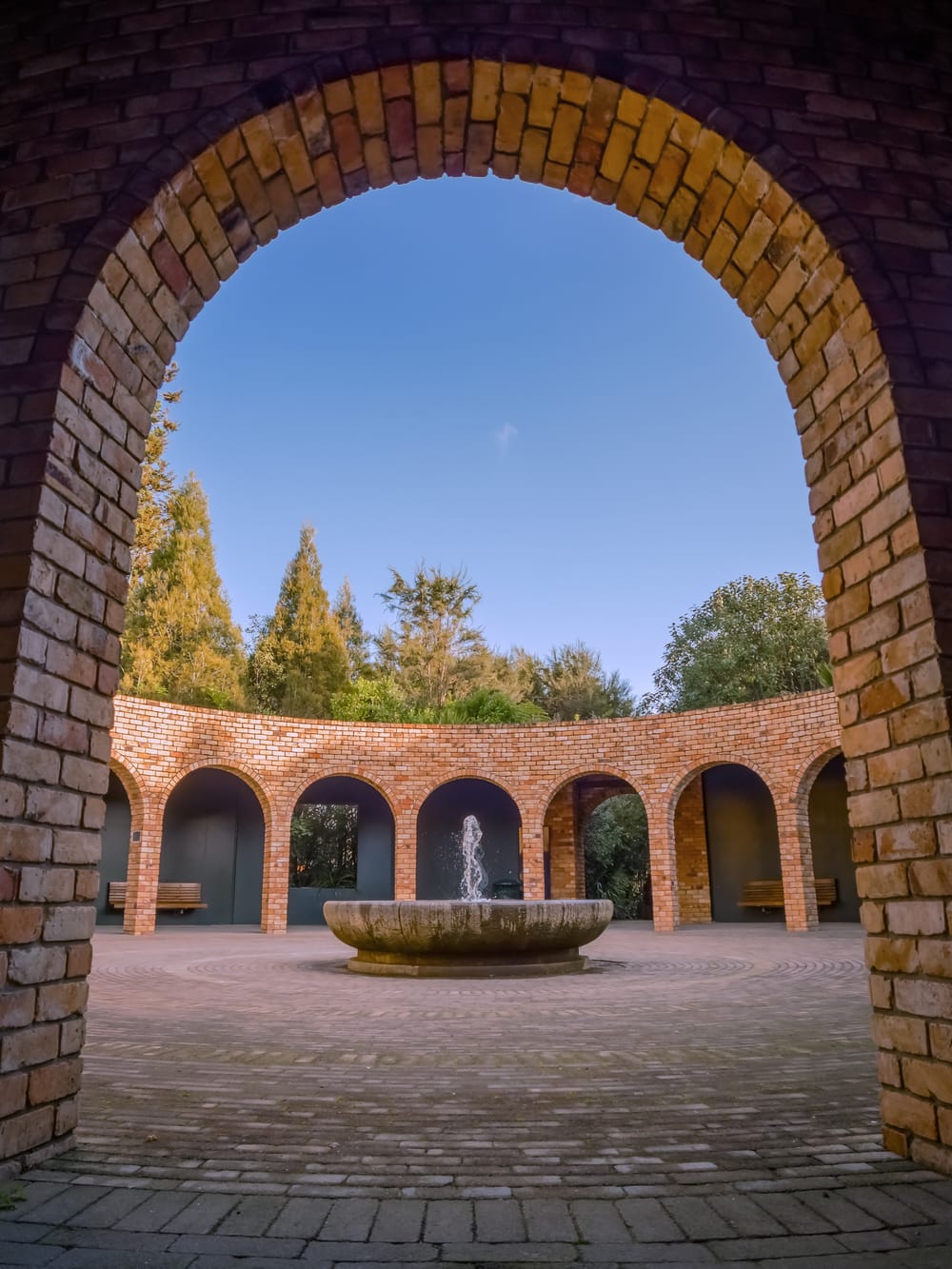 Hamilton gardens piazza archway post image