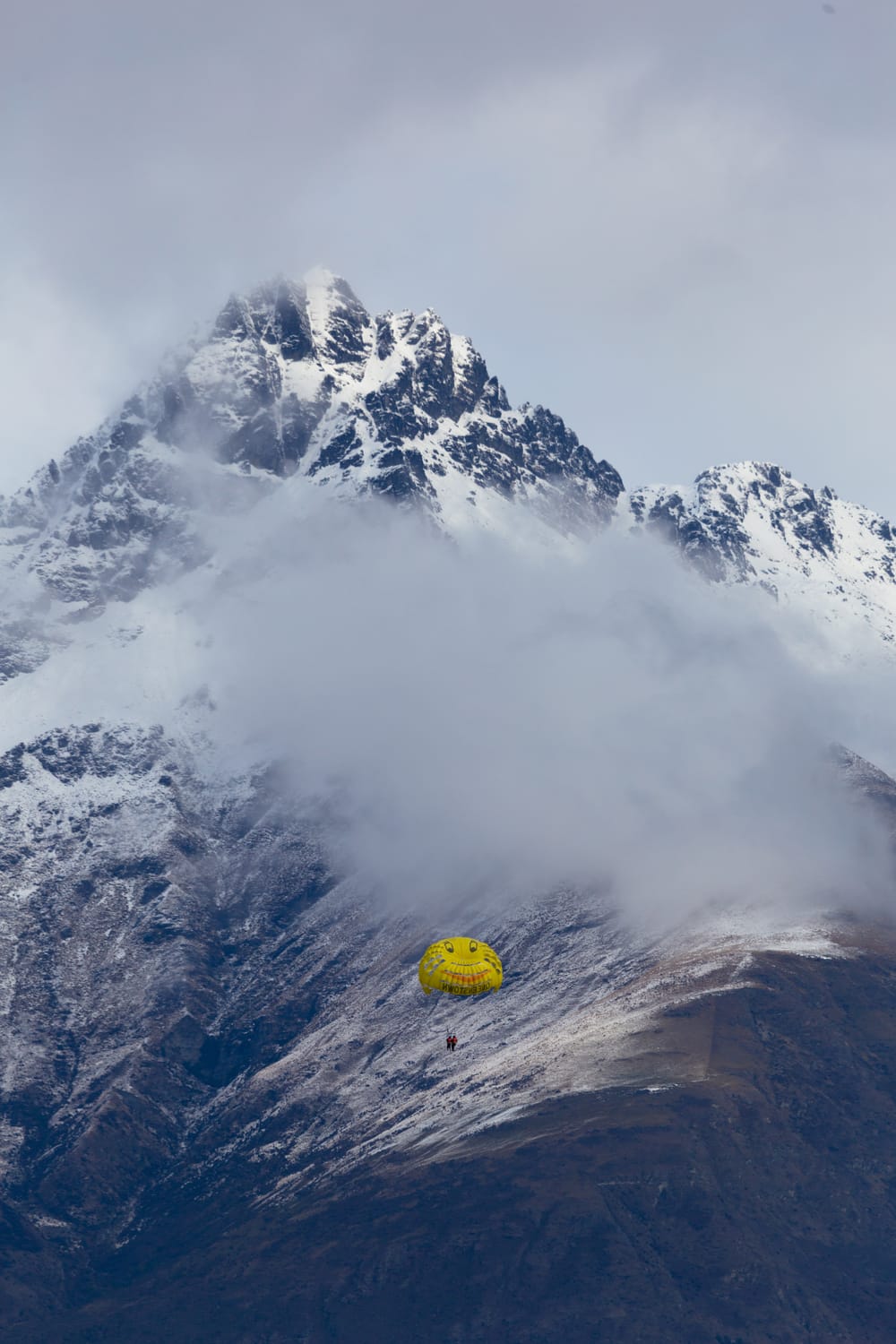Queenstown parachuting in winter post image