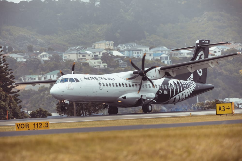 Air NZ plane landing post image