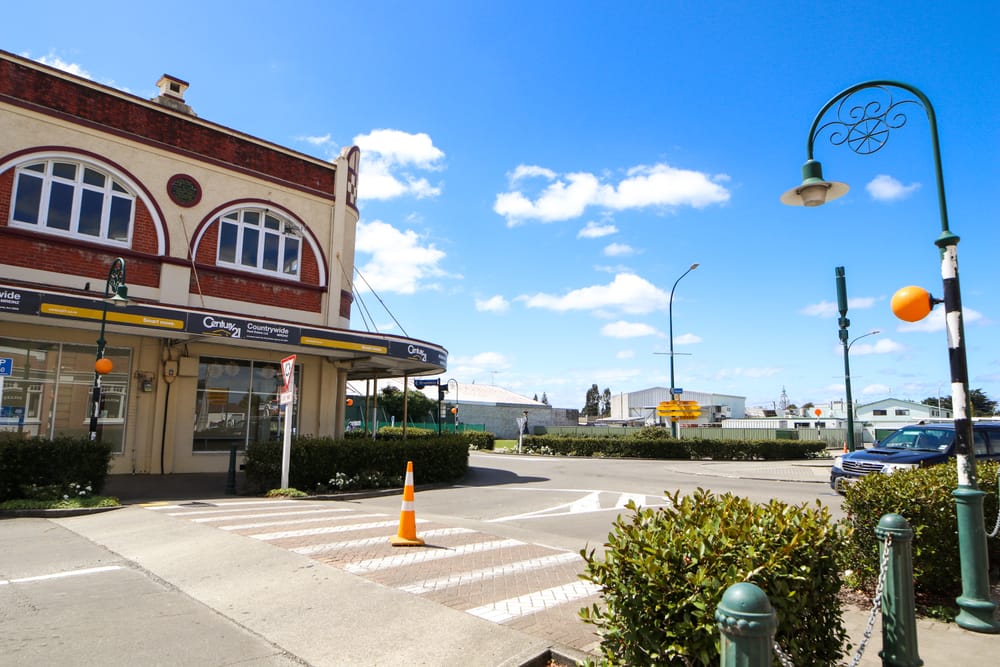 Century 21 Crosswalk, Marton post image