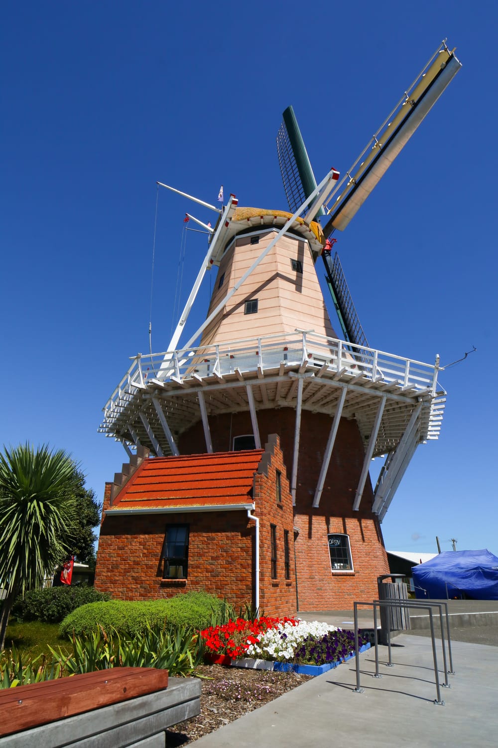 Garden Windmill post image