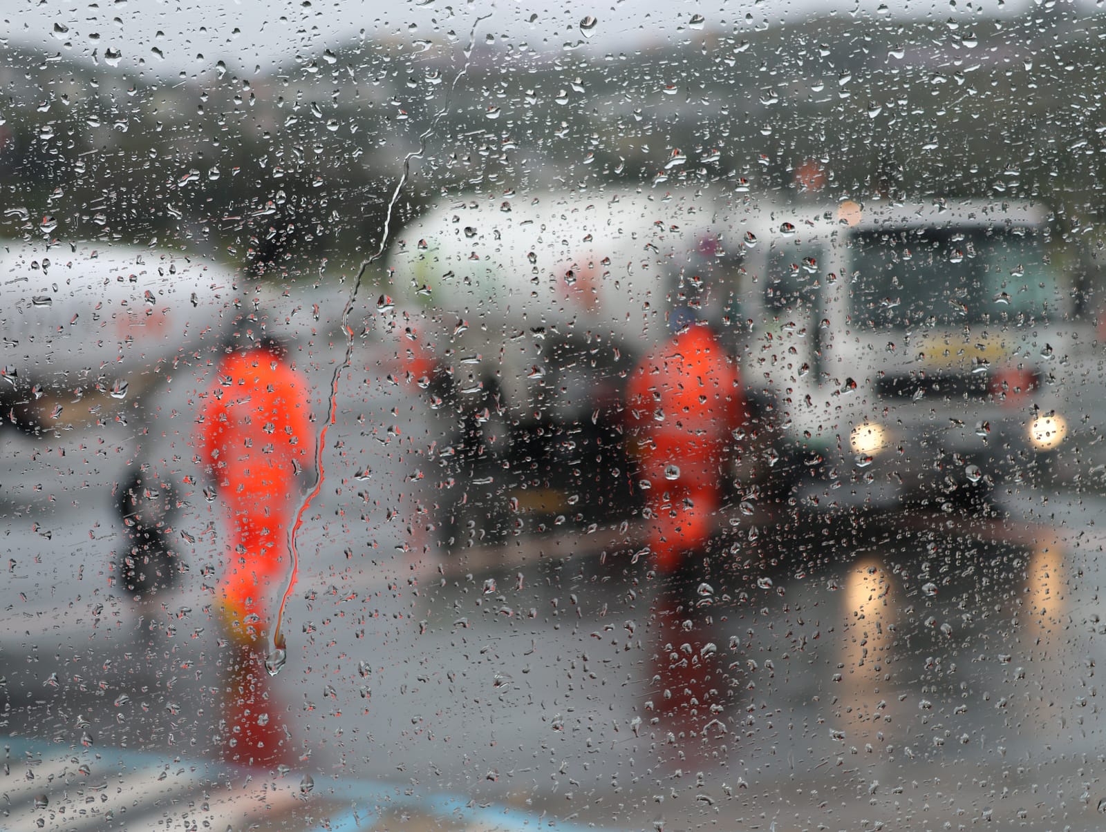 Refuelling in the rain at Wellington Airport