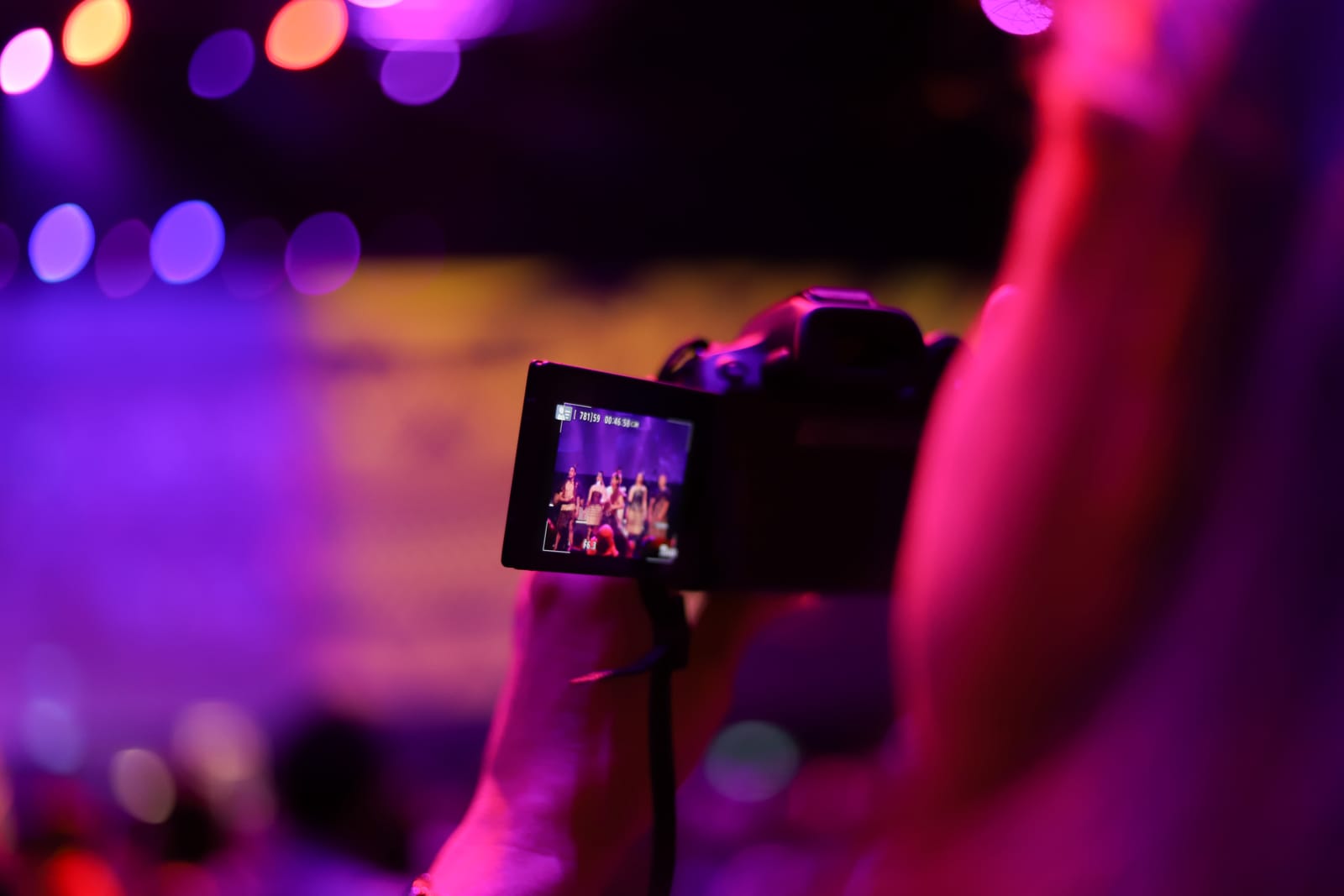 Camera View & Stage Glow