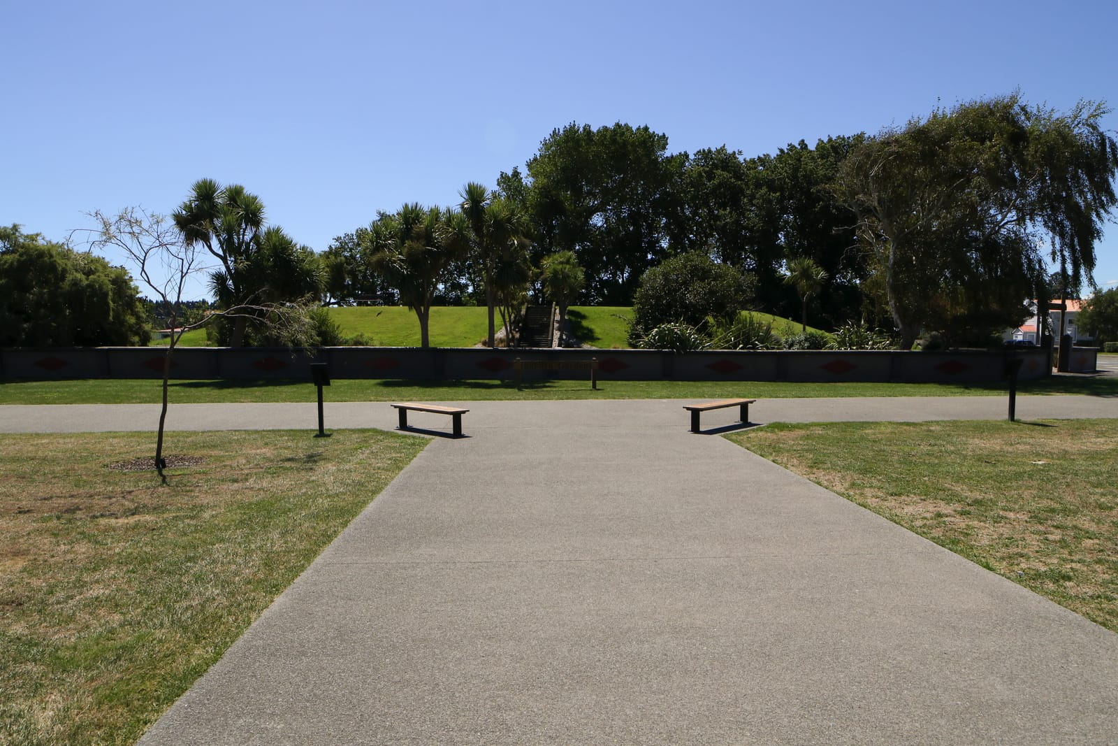 Pathway through the park, Foxton