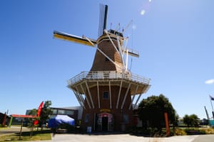 De Molen Windmill post feature image