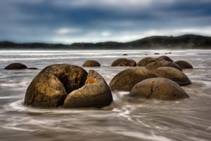 Moeraki boulders post feature image