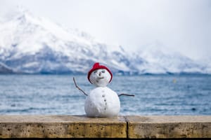Snowman in red hat post feature image